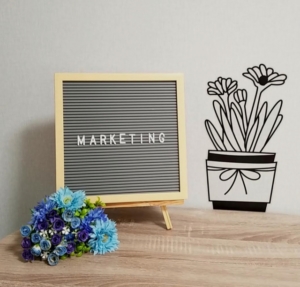 マーケティングをする大阪にある会社