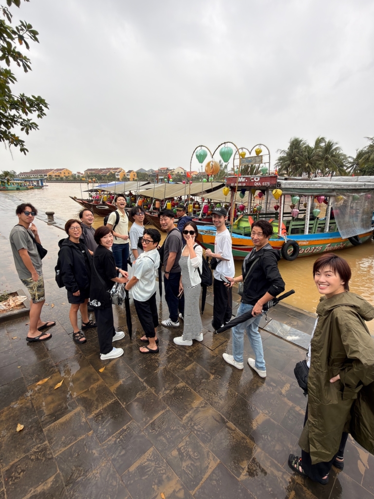 海外　ホイアン　川下り　トナックブーケ