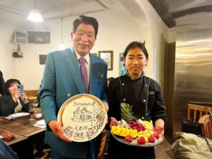 フランス　パリ　小西忠禮 さん